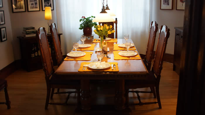 TansyHus Dining Room Table